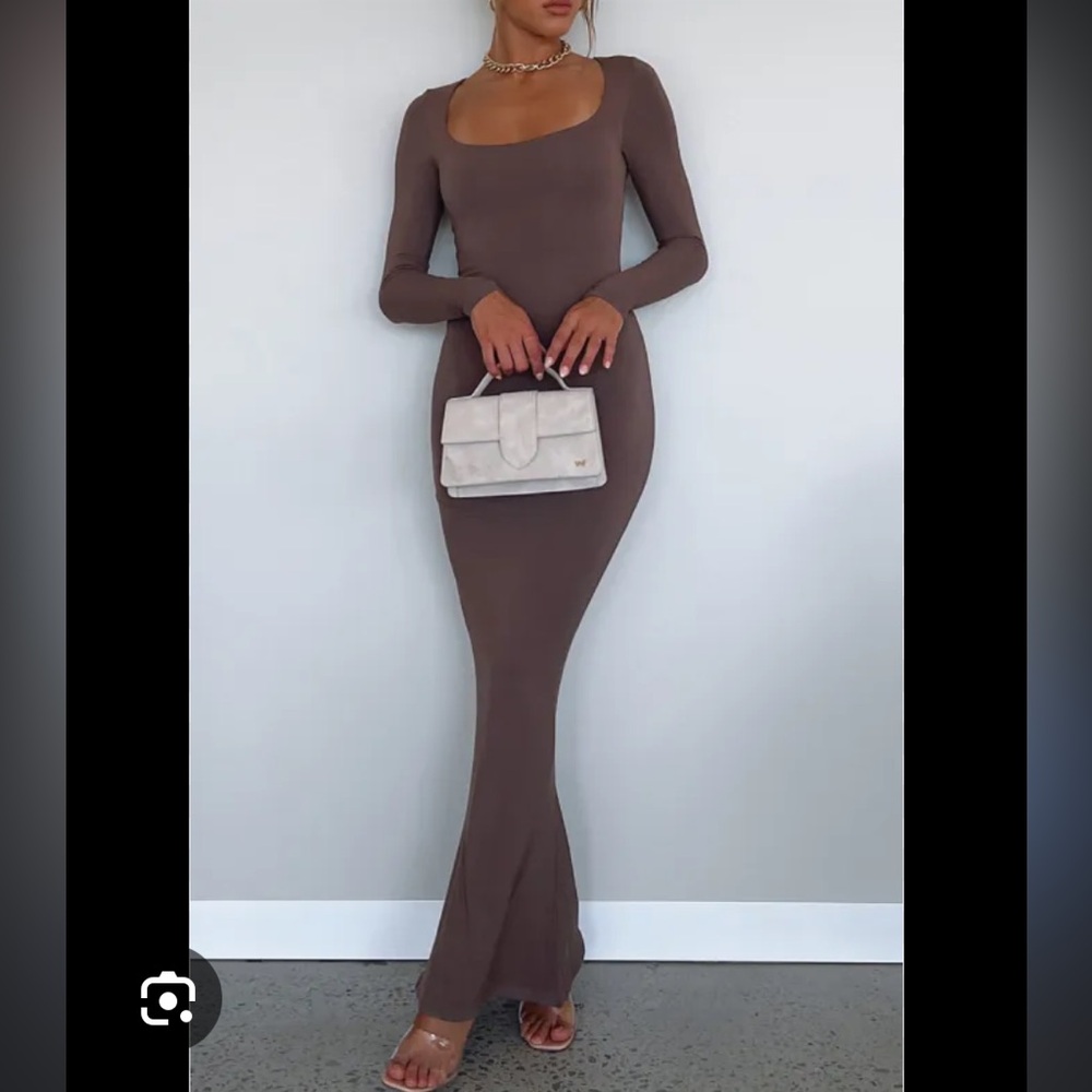 White Fox - Get My Attention Long Sleeve Maxi Dress Mocha